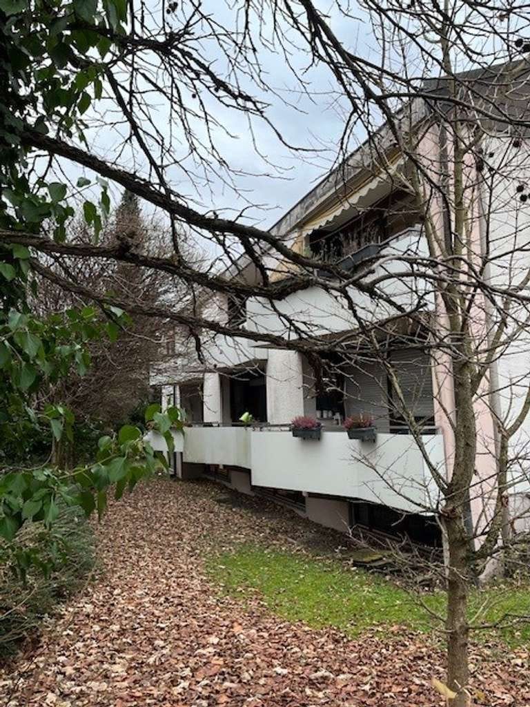 Immobilie in Freiburg im Breisgau - 1,5-Zimmer Wohnung mit Balkon im EG sowie 2-Zimmer im UG mit PKW-Stellplatz in Freiburg-Haslach   - Bild 0