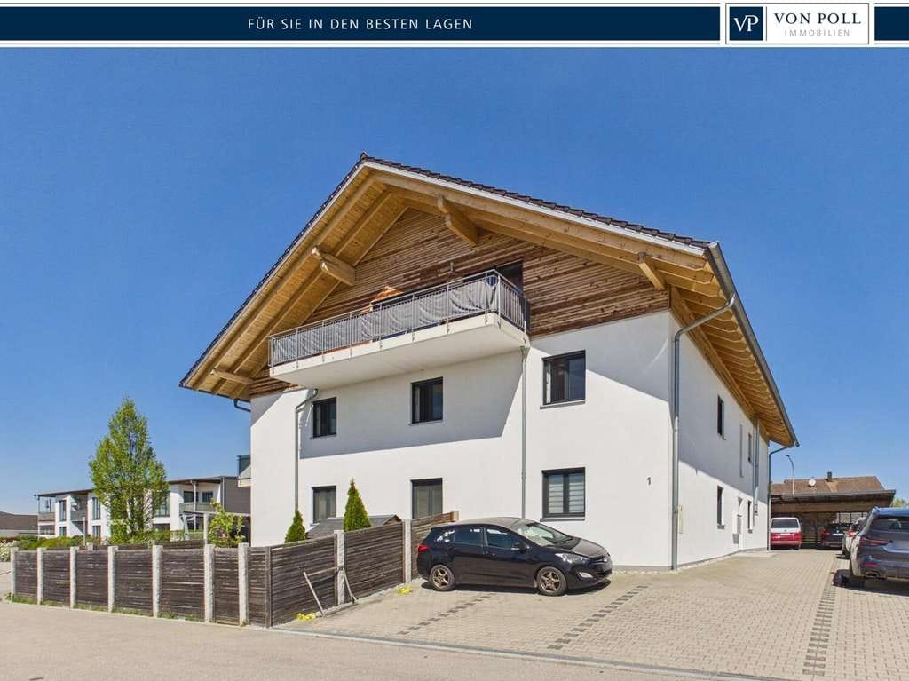 Immobilie in Adlkofen - Stil, Charakter, Ausstrahlung!  
Moderne 3-Zimmer-Wohnung mit Sichtdachstuhl und Lift in Adlkofen! - Bild 0