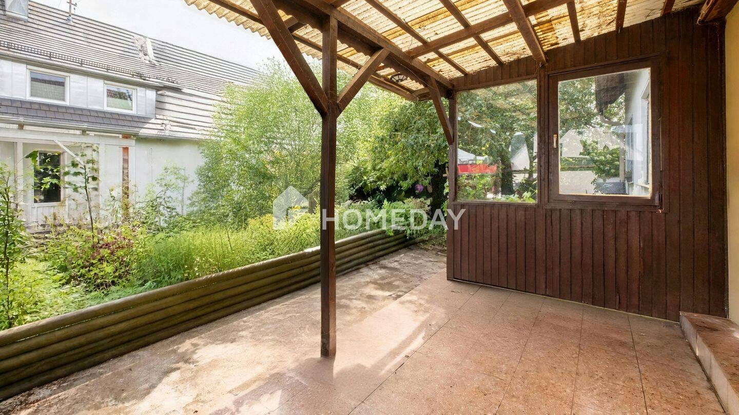 Immobilie in Welden - Zweifamilienhaus in ruhiger Ortsrandlage mit zwei Wohneinheiten und großem Grundstück - Bild 2