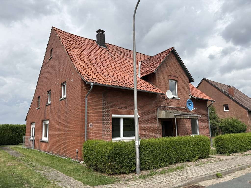 Immobilie in Lüdersfeld - KARSTEN IMMOBILIEN ermöglicht Ihnen: Bauernhaus mit viel Potenzial sucht Handwerker - in Lüdersfeld - Bild 0