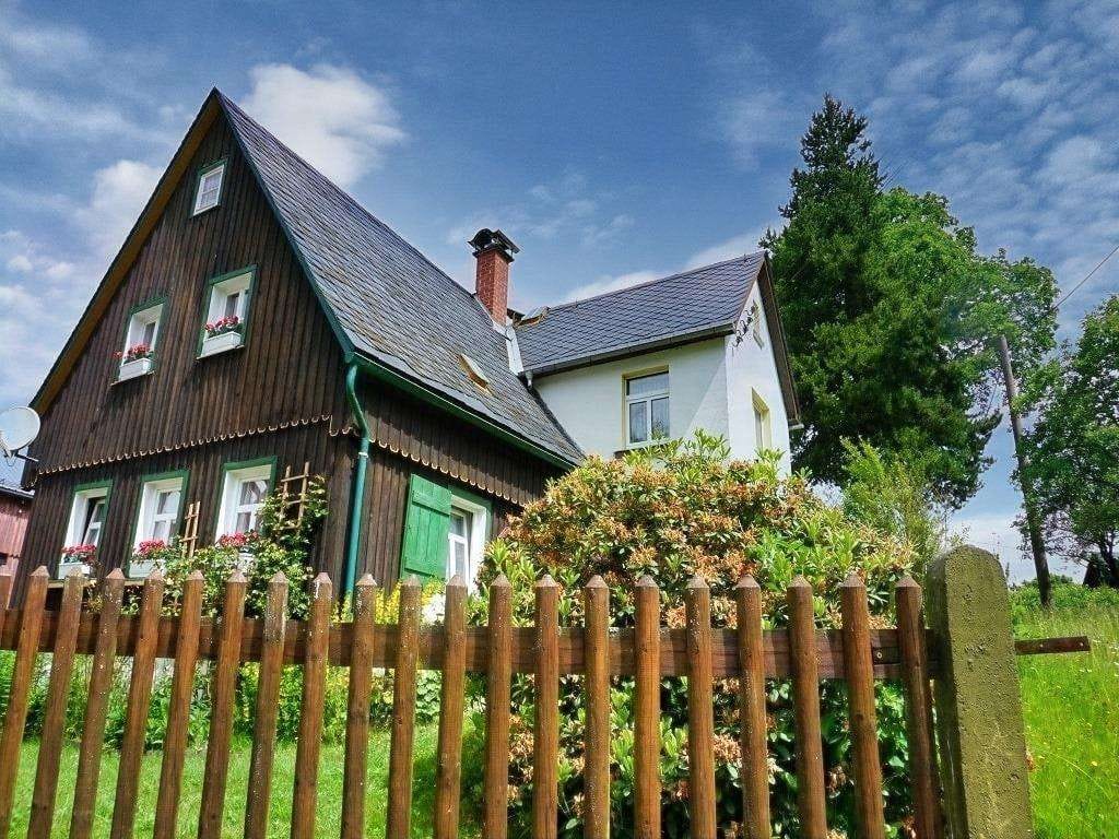 Immobilie in Bad Brambach - Wohnhaus im schönsten Denkmaldorf! - Bild 1