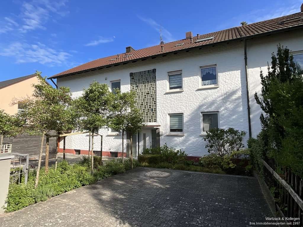 Immobilie in Cadolzburg - Sehr gepflegtes und 
komplett vermietetes 6-Familienhaus 
in Cadolzburg / Wachendorf - Bild 2