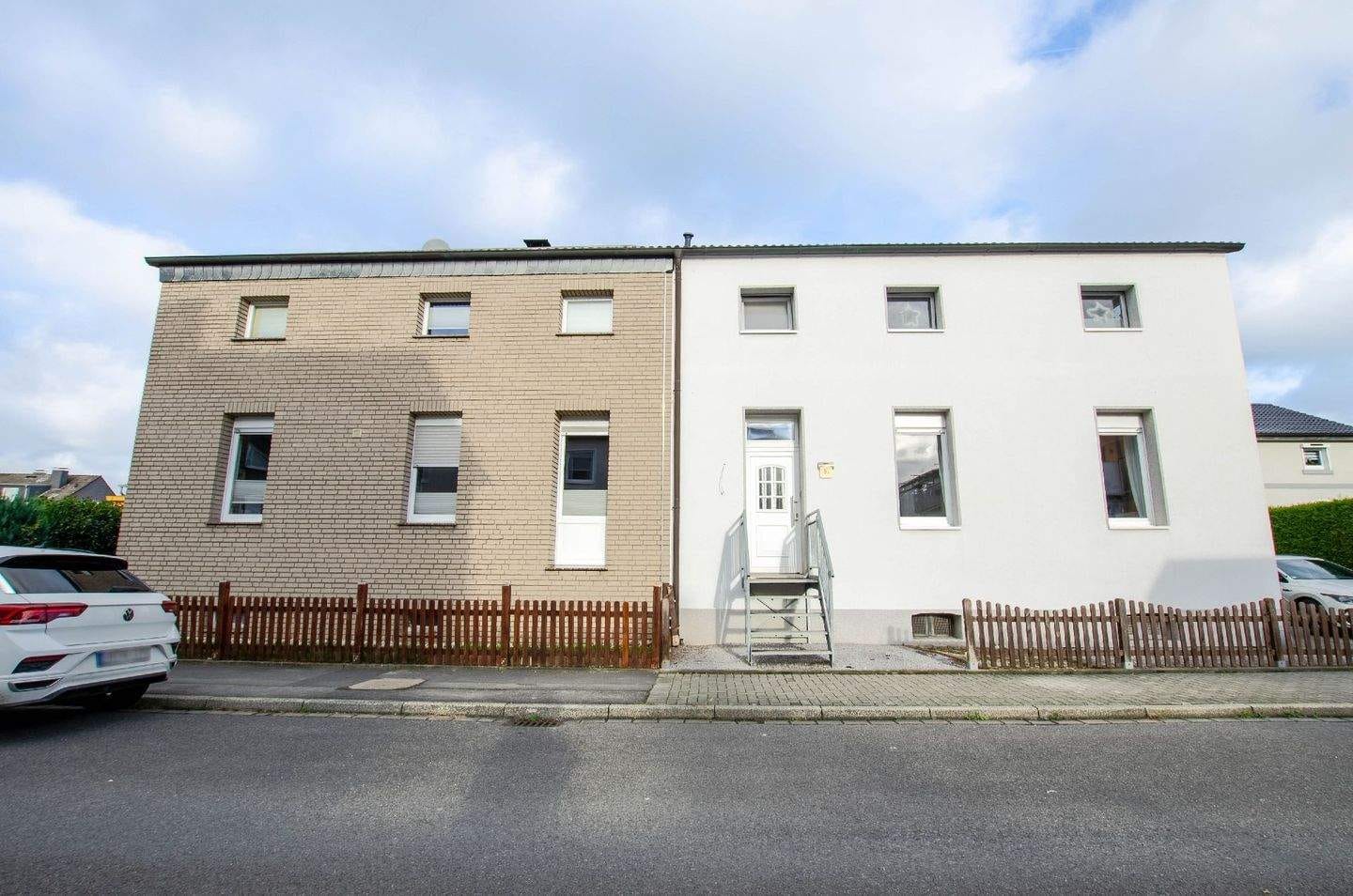 Immobilie in Unna - Zwei- bis Dreifamilienhaus mit Keller und Garten und Photovolthaik - Bild 0