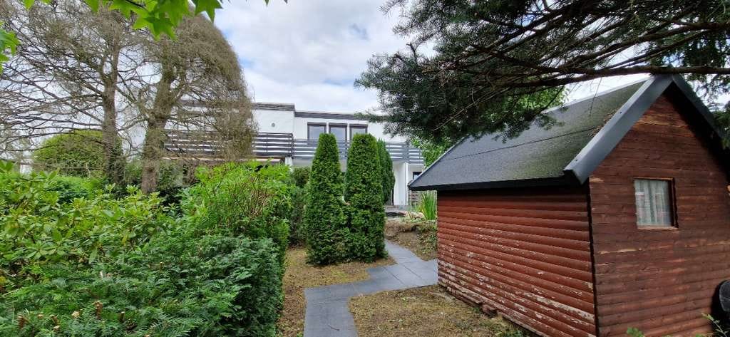 Immobilie in Hambühren - Wir bieten: Haus in bester Nachbarschaft mit Keller, Garage, tollem Garten und zwei Vollgeschossen - Bild 2
