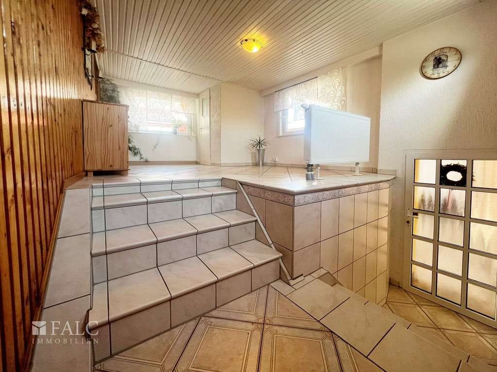 Immobilie in Haina - Landhaus mit Scheune und hübschem Garten - Bild 2