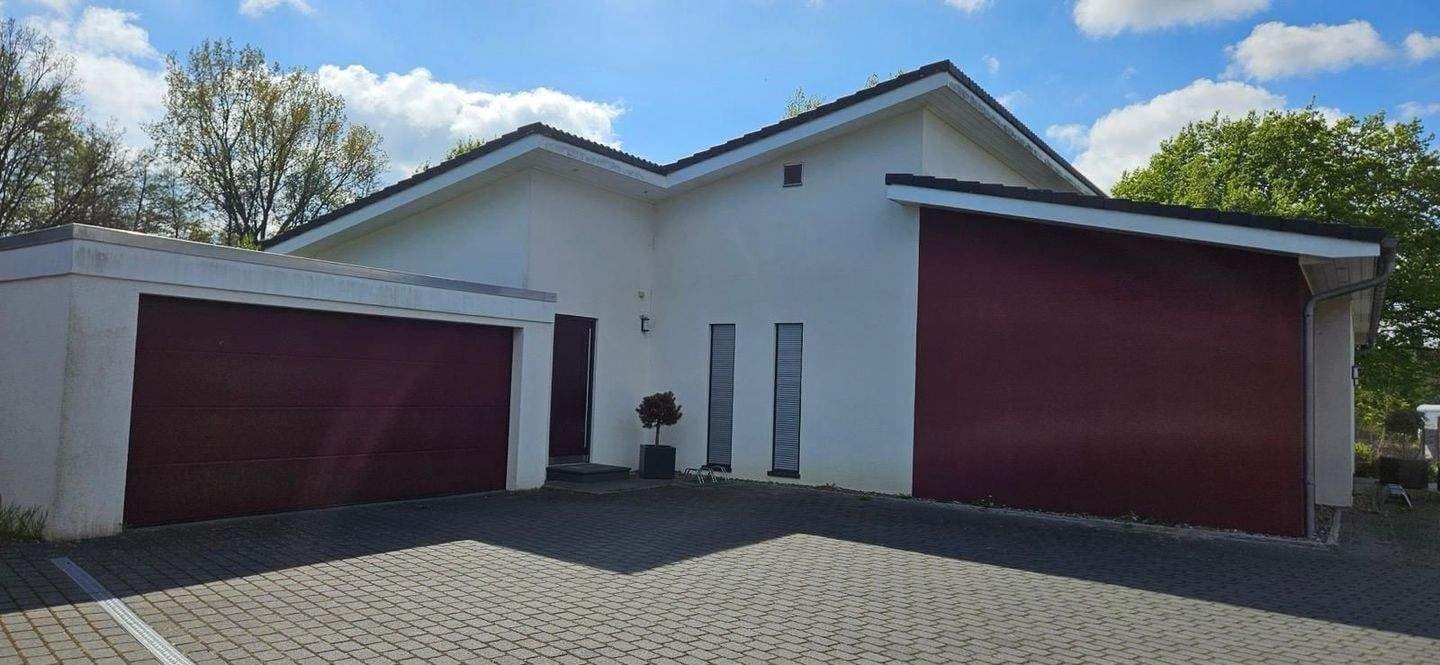 Immobilie in Hitzacker - Offen für faire Preisgespräche +++ Großzügiger Bungalow mit 17 Räumen – ehem. Praxis, jetzt privat nutzbar - Bild 2