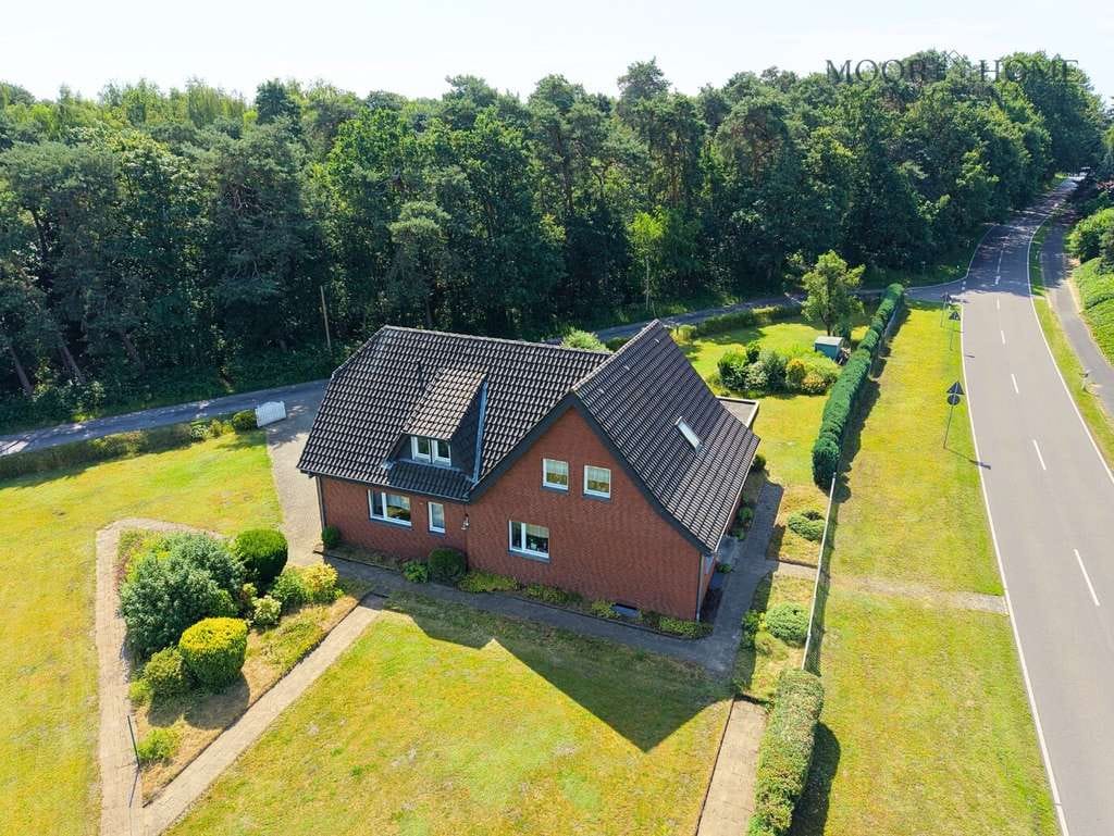 Immobilie in Emsbüren - Großzügiges Grundstück, vielseitige Möglichkeiten: Einfamilienhaus in Elbergen - Bild 1