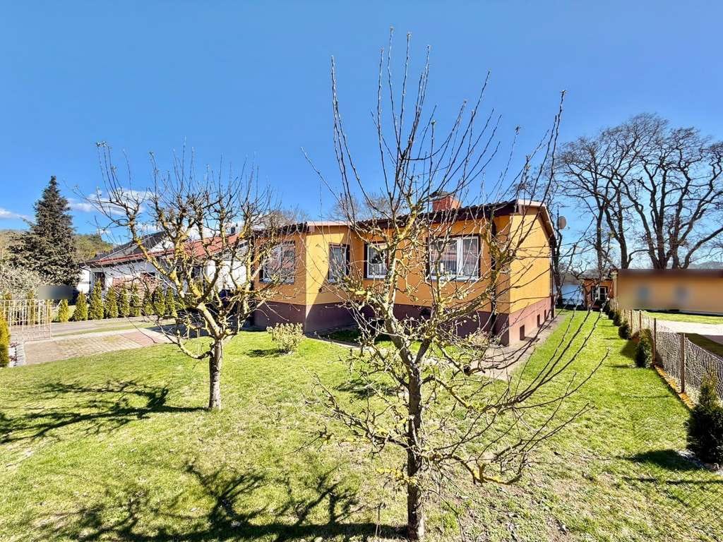 Immobilie in Bollewick - Exklusives Wohnen direkt an der Müritz – Einfamilienhaus mit Einliegerwohnung & Ferienhaus - Bild 1