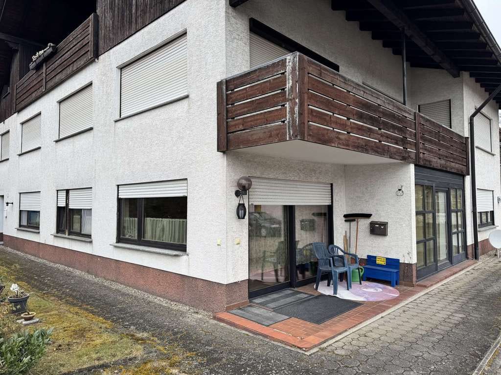Immobilie in Bad Zwesten - Wohnraum mit Substanz und Potenzial – MFH mit 7 Wohneinheiten, großem Grundstück und Garage - Bild 2