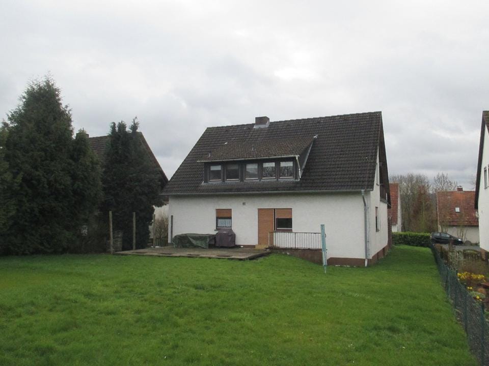 Immobilie in Hann. Münden - Wohnen mit Perspektive – Charmantes Zweifamilienhaus  in naturnaher Lage von Hann. Münden - Lippoldshausen - Bild 0