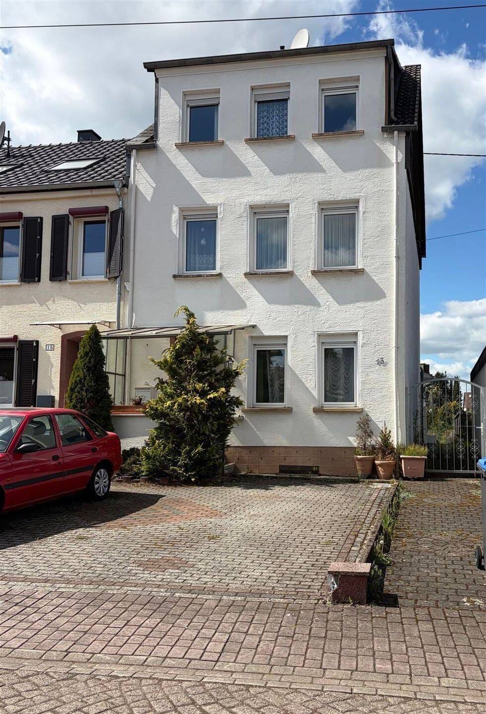 Immobilie in Saarwellingen - Saarwellingen-OT: 1 Fam.-Haus mit Garten in ruhiger Lage - Bild 0