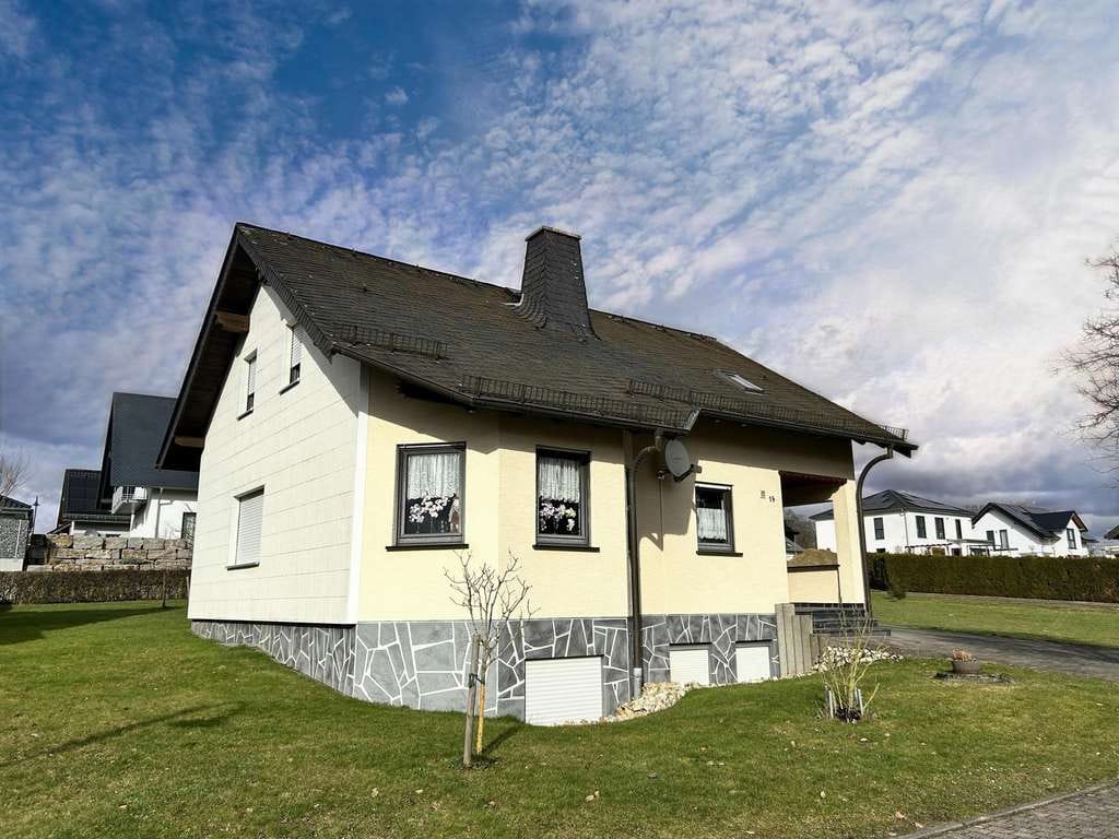 Immobilie in Kisselbach - Gepflegtes Einfamilienhaus mit Garten in Kisselbach - Bild 1