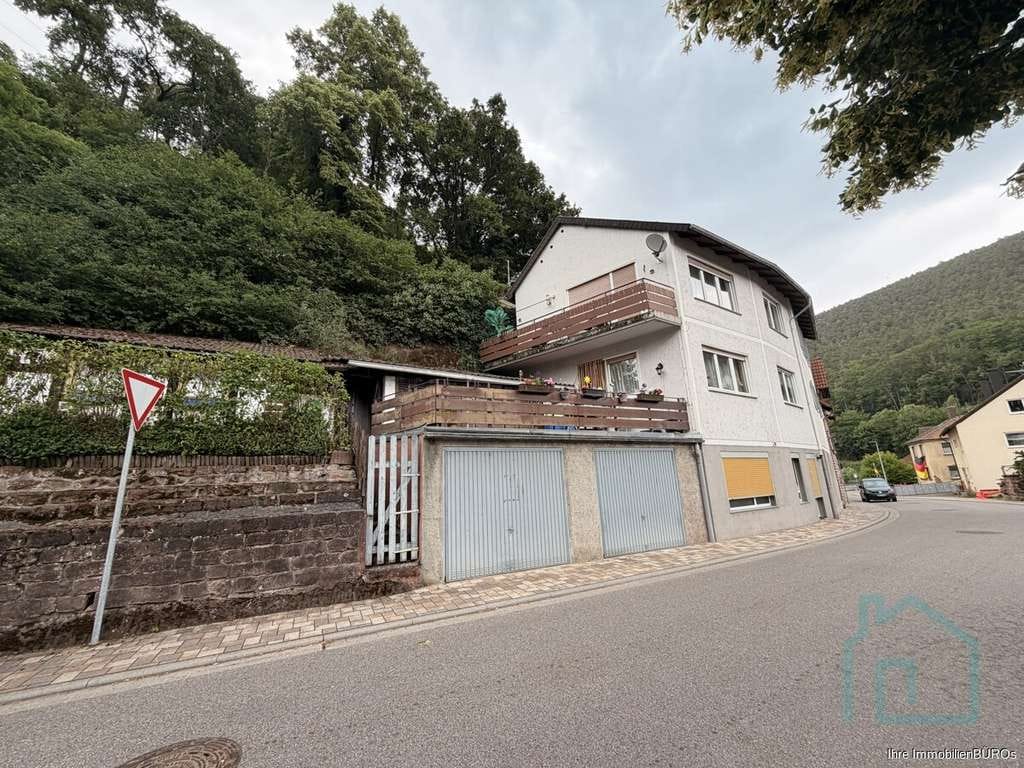 Immobilie in Frankeneck - Kapitalanlage: Komplett vermietet
3-Familienhaus mit 2 Garagen und Garten - Bild 3