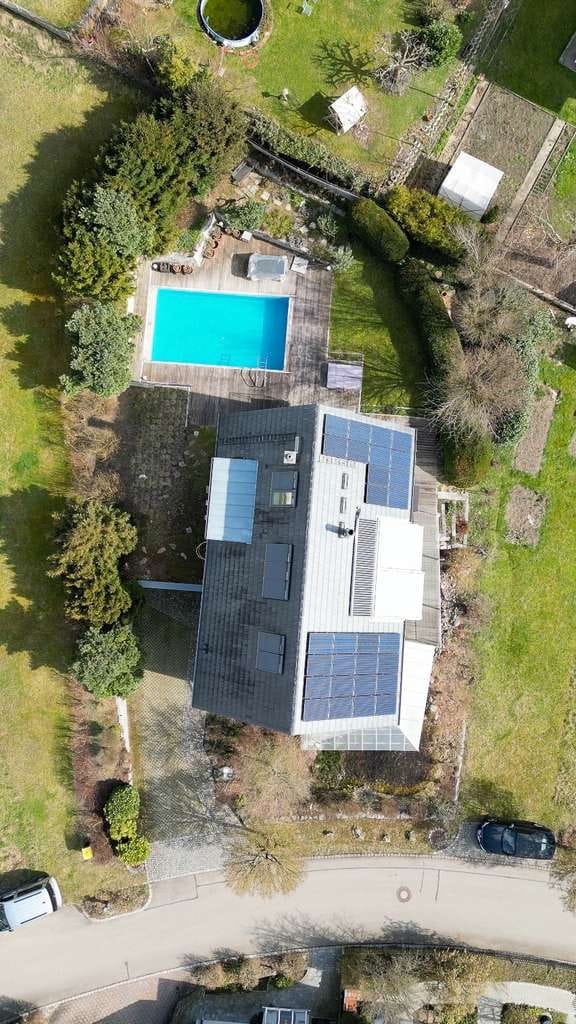 Immobilie in Hettenshausen - Moderne Architektenvilla mit Swimmingpool - Bild 1
