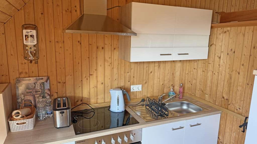 Immobilie in Häusern - Lichtdurchflutete Dachgeschosswohnung mit Charme – Ruhig wohnen im idyllischen Südschwarzwald - Bild 3
