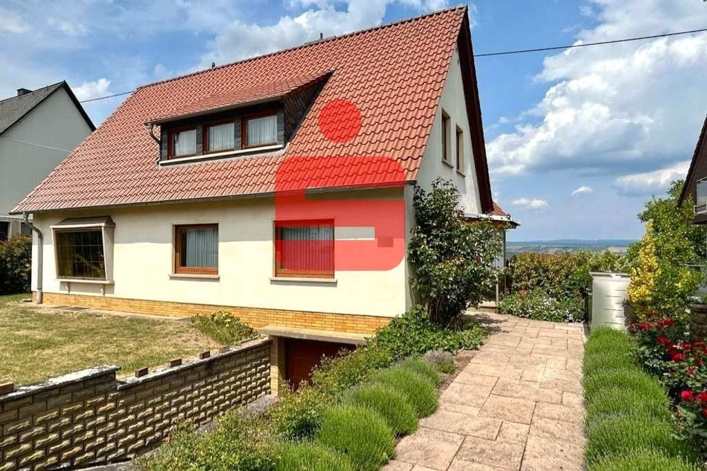 Immobilie in Hüffelsheim - Großzügiges Wohnen mit großem Garten und vielen Extras - Bild 0