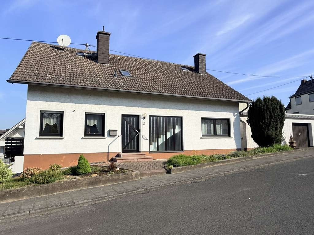 Immobilie in Weitersburg - Wohnen auf zwei Ebenen plus vielseitiges Untergeschoss – Ihr neues Zuhause in Weitersburg - Bild 0