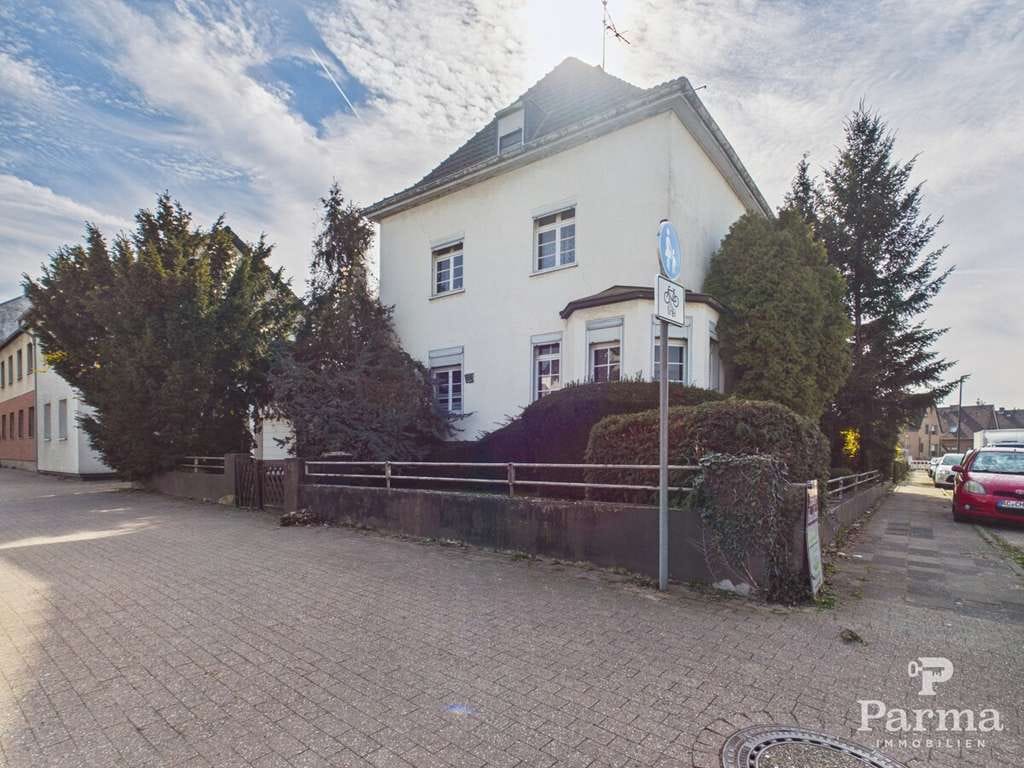 Immobilie in Kreuzau - Einfamilienhaus mit Potenzial und zusätzlichem Bauland - Bild 0