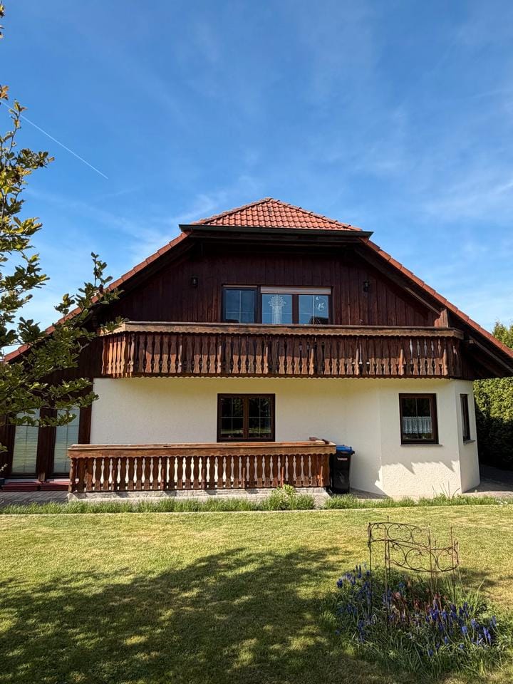 Immobilie in Kirchberg an der Jagst - Schönes Zweifamilienhaus mit Einliegerwohnung in Kirchberg/Lendsiedel - Bild 0