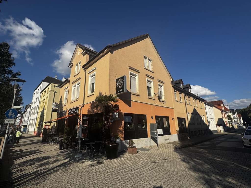 Immobilie in Bensheim - Renditestarkes und gut vermietetes Objekt mit Potential - 1 x Gastro und 3 x Wohnen in Bestlage! - Bild 1
