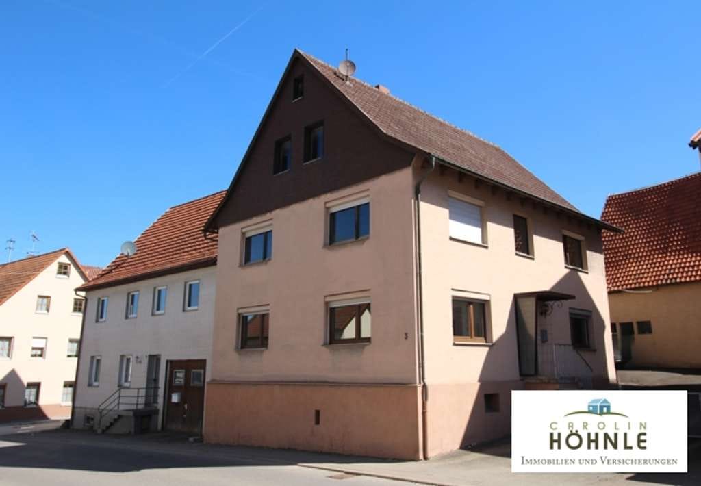 Immobilie in Burladingen - Wohnen mitten im Dorf - Einfamilienhaus mit Garten und großer Scheune - - Bild 0