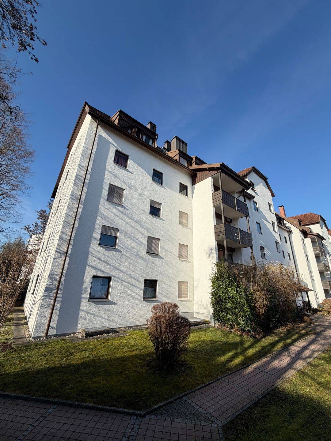 Immobilie in Landshut - CHARMANTE WOHNUNG MIT BALKON IN BEGEHRTER LAGE VON LANDSHUT - Bild 2