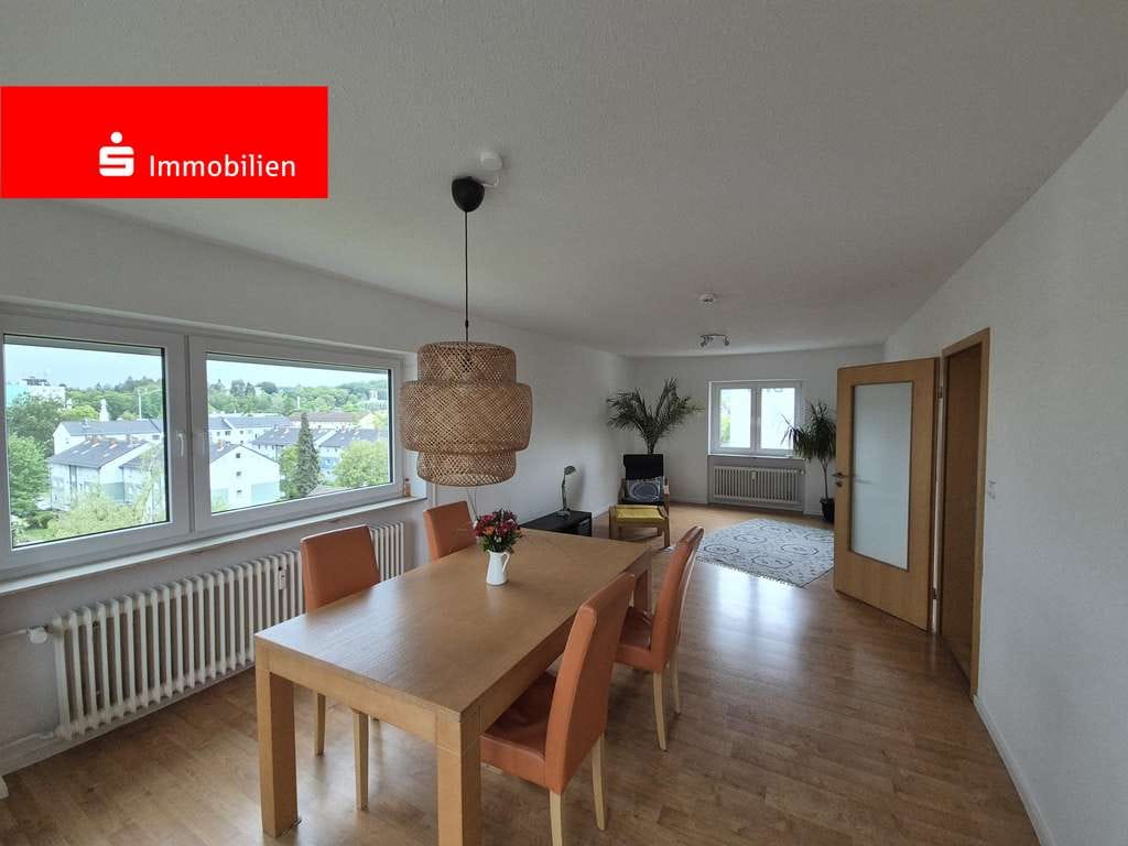 Immobilie in Oberursel - Traumhafter Weitblick: Gepflegte 3-Zimmer-Wohnung mit Balkon in Oberursel - Bild 0