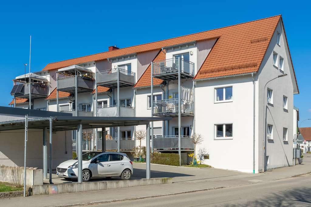 Immobilie in Hüttisheim - Vermietete 3-Zimmer-Wohnung (ca. 76 m²) im OG – mit Aufzug & Balkon - Bild 1