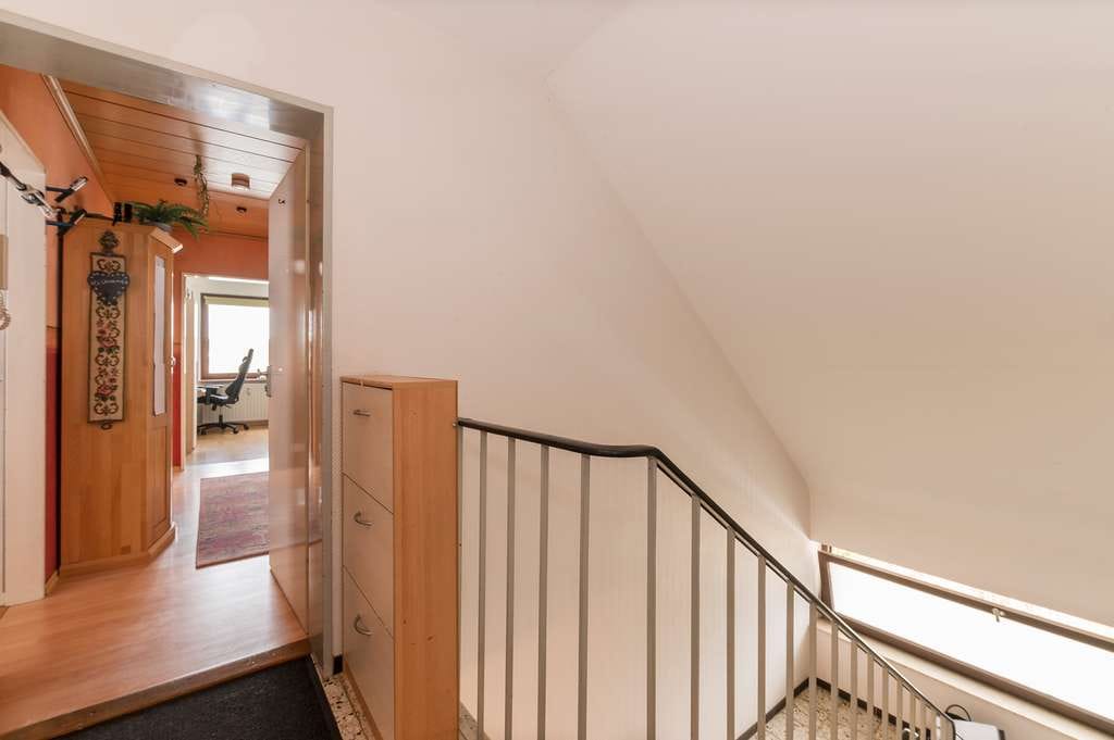 Immobilie in Jesteburg - Kapitalanlage auf Erbbaugrundstück - langfristig vermietete Dachgeschosswohnung - Bild 1