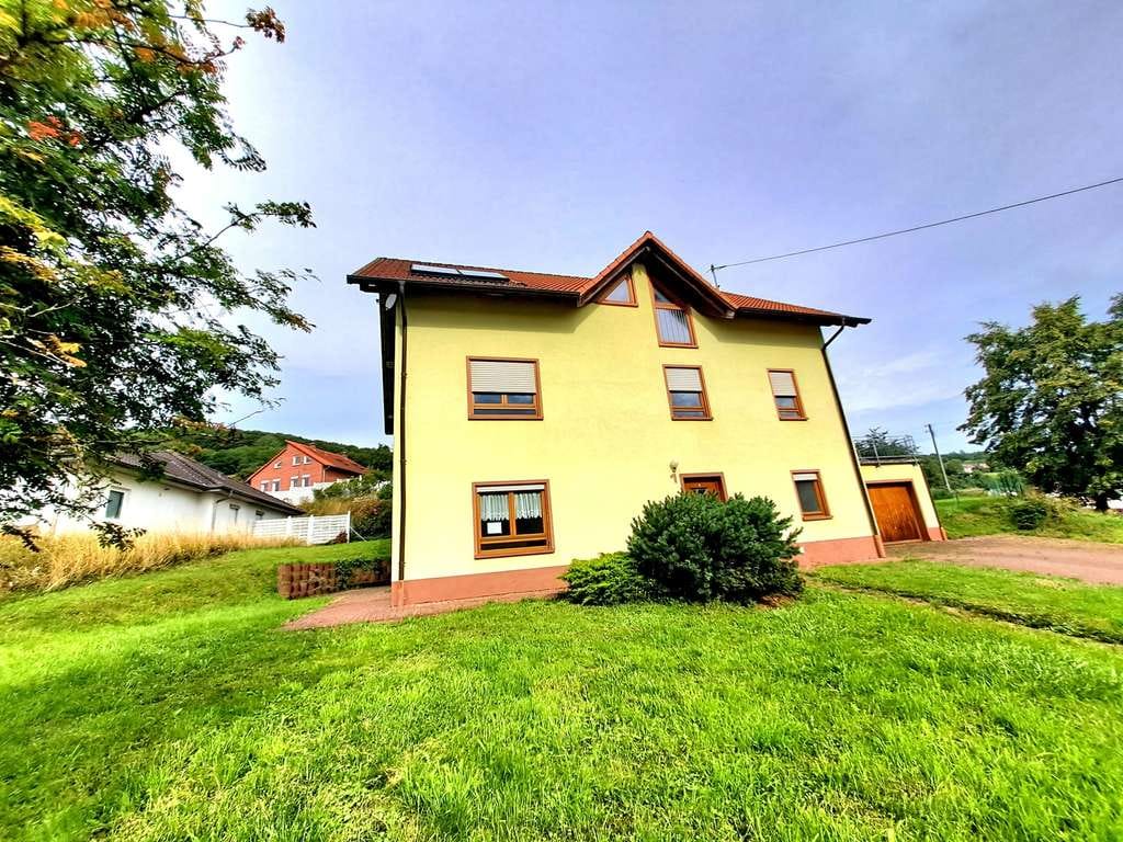Immobilie in Föckelberg - Großzügiges, freistehendes Einfamilienhaus zu verkaufen - Bild 1