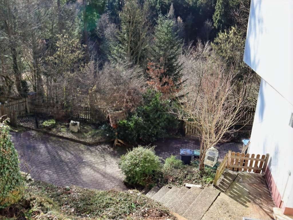Immobilie in Bad Teinach-Zavelstein - Ihr Traum vom Eigenheim. Großes Zweifamilienhaus in toller Halbhöhenlage von Bad Teinach. - Bild 3