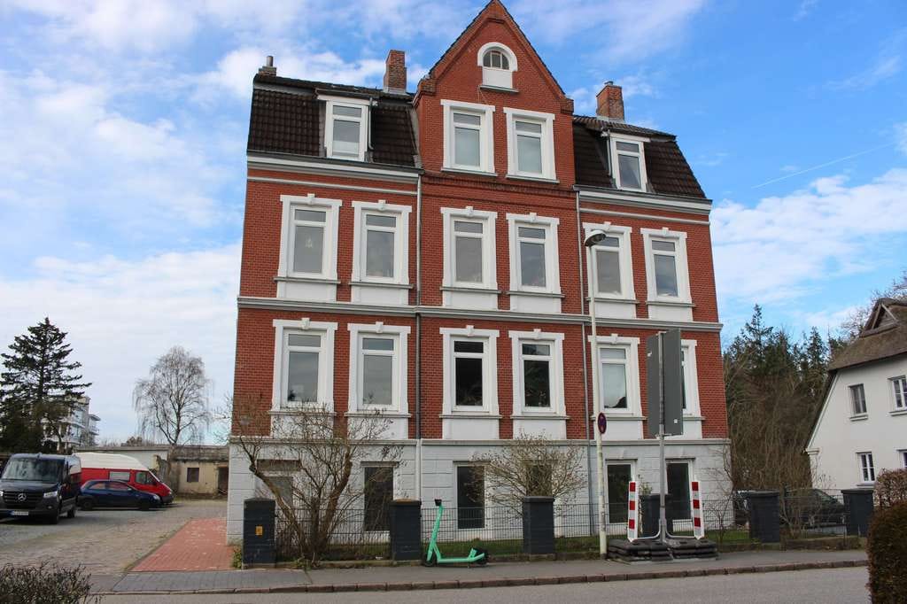 Immobilie in Molfsee - MFH in Hassee - 6 Wohnungen (1 Wohnung frei, 1 Baugenehmigung) Nach Teilung 9 Wohnungen möglich - Bild 2