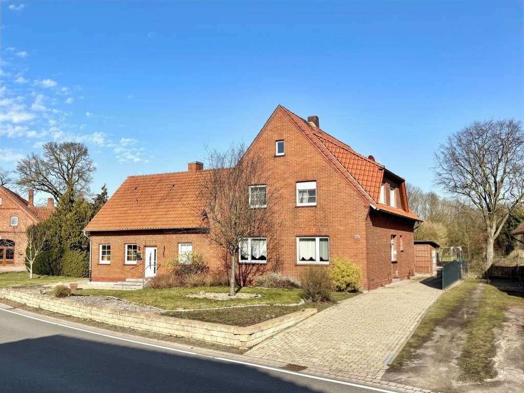 Immobilie in Petershagen - Viel Platz in ruhiger Lage - Zweifamilienhaus in Petershagen-Döhren - Bild 1