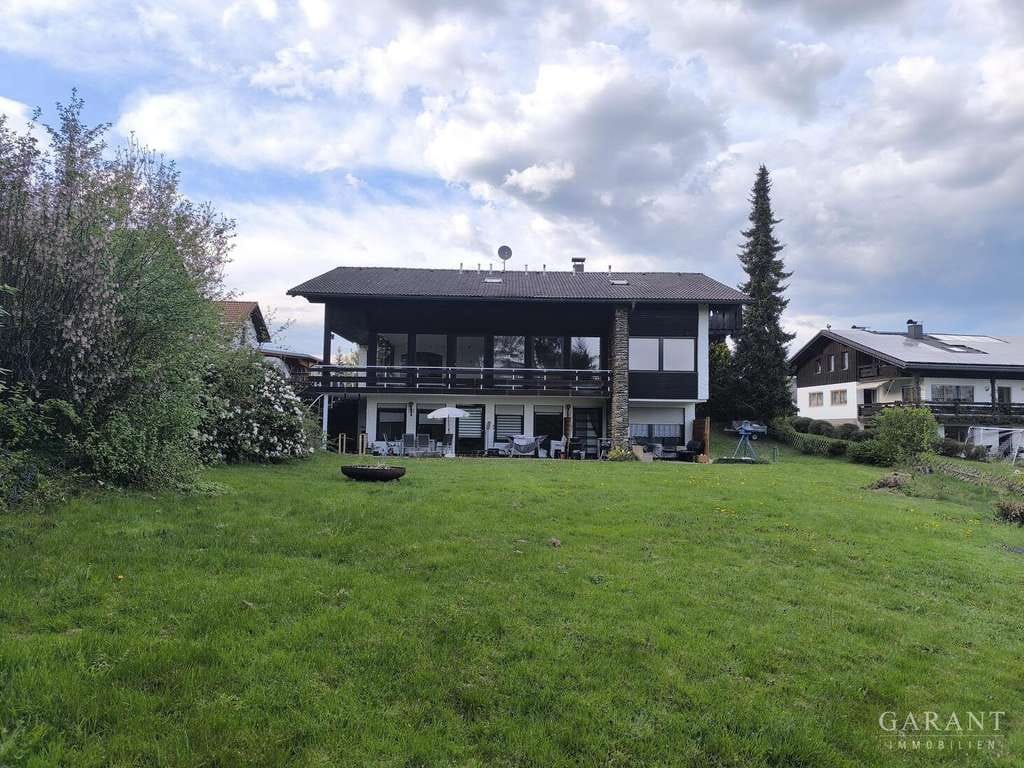 Immobilie in Lindberg - Mehrfamilienhaus mit Panoramablick & eigenem Waldanteil - Bild 1