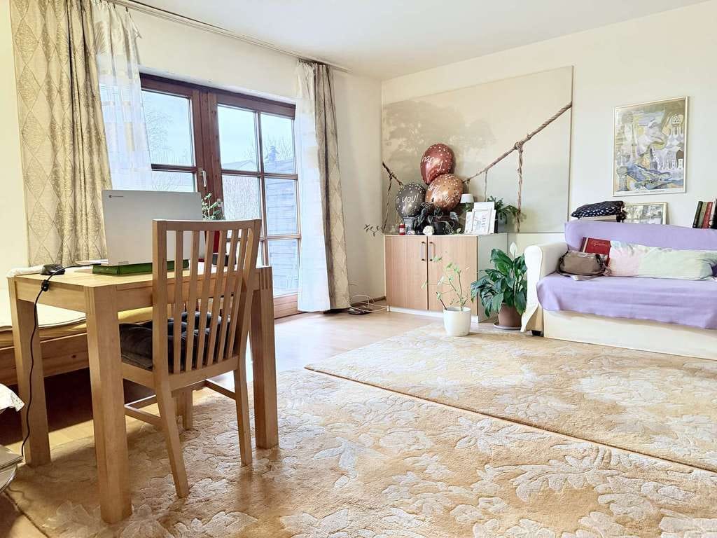 Immobilie in Rosenheim - Klein, fein & mit eigenem Garten: Charmantes 1-Zimmer-Appartement in ruhiger Lage von Rosenheim - Bild 2