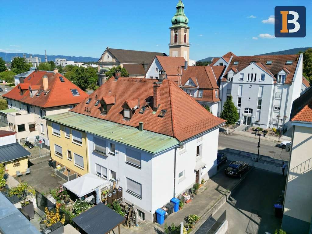 Immobilie in Rheinfelden (Baden) - DHH in der Innenstadt Rheinfeldens mit 2 Stellplätzen und Freisitz! - Bild 1