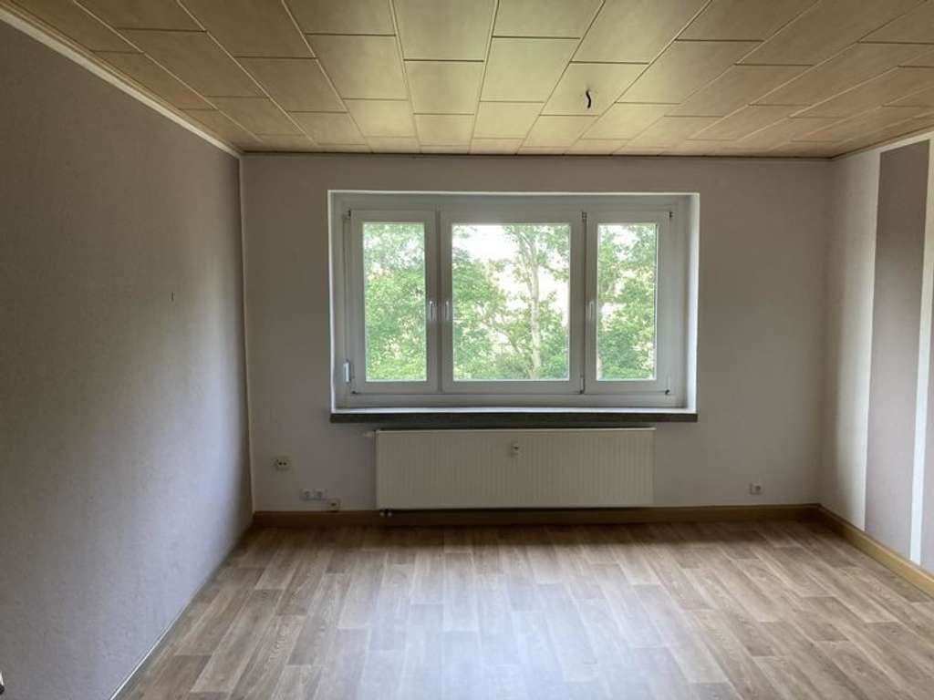 Immobilie in Gersdorf - Vermietete 3-Zimmer mit Einbauküche und Wannenbad in ruhiger Lage! - Bild 3