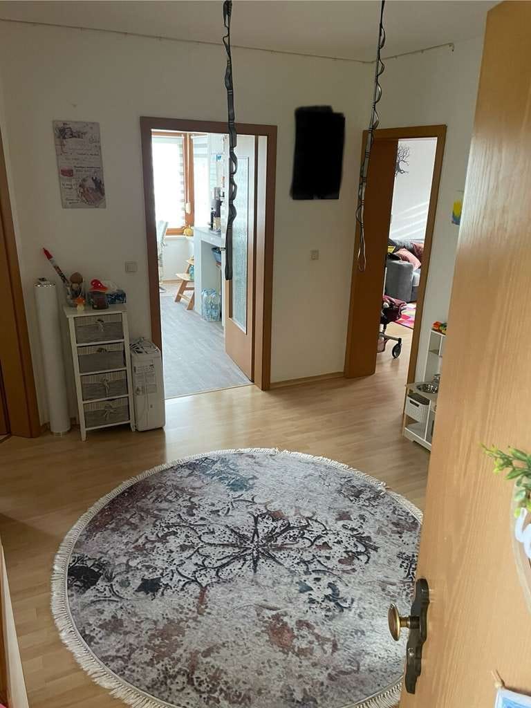 Immobilie in Mehring - Schön geschnittene 3-Zi ETW, 1. OG m. Balkon, Gartennutzung u. TG Stellplatz,  frei ab Mai/Juni 2026 - Bild 2
