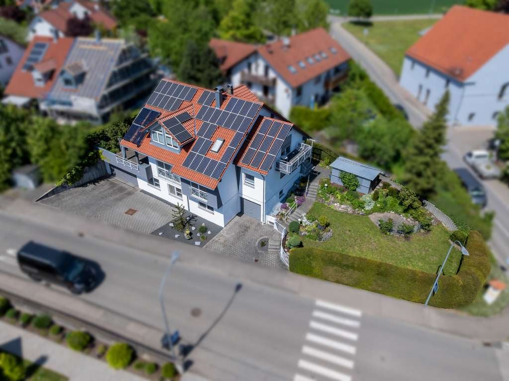 Immobilie in Elchingen - MODERNES ZWEIFAMILIENHAUS MIT SOLARENERGIE IN OBERELCHINGEN - Bild 3