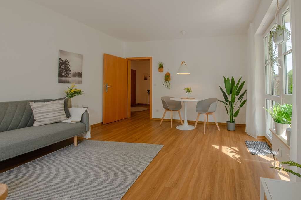 Immobilie in Zell am Main - ++ETW mit Traumgarten + Terrasse in Zell zvk. EG, SP und Garage++ - Bild 2