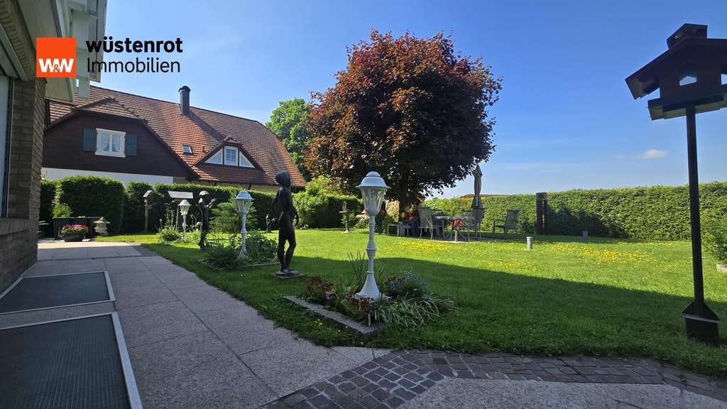 Immobilie in Ottersweier - Traumhaus mit sonnigem Garten - Bild 1
