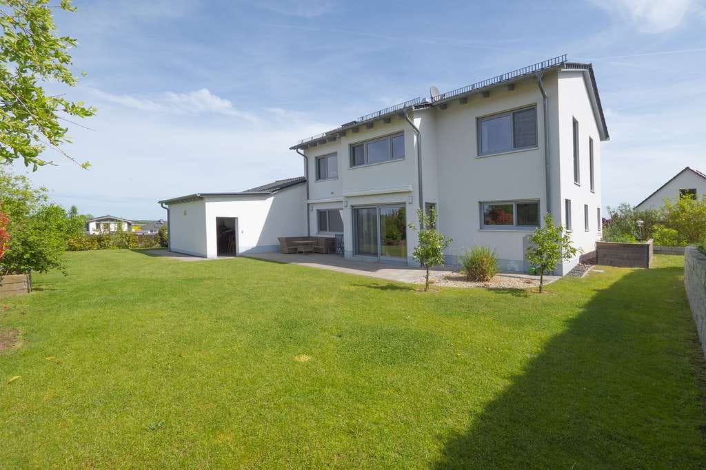 Immobilie in Burgebrach - Einfamilienhaus für die Familie mit großzügigem Garten - Bild 0