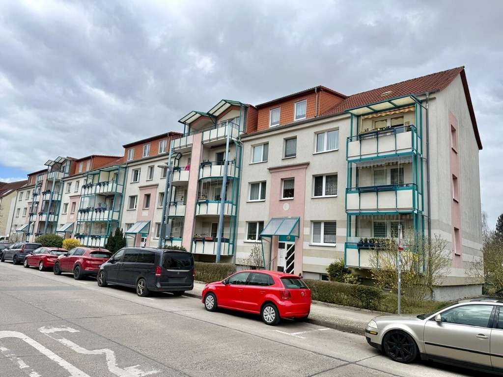 Immobilie in Neubrandenburg - HORN IMMOBILIEN++ Neubrandenburg, 4-Raum Eigentumswohnung, modernisiert, EBK und Stellplatz -bezugsf - Bild 4