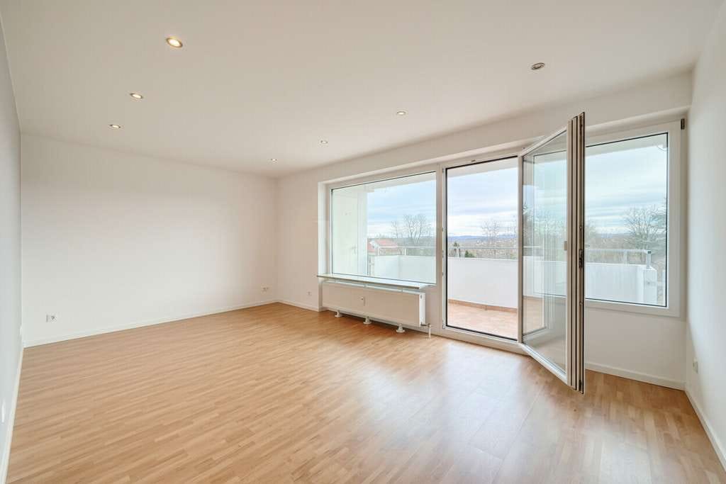 Immobilie in Aichwald - 3-Zimmer-Dachgeschosswohnung mit Balkon und Alb-Blick in ruhiger Lage - Bild 0
