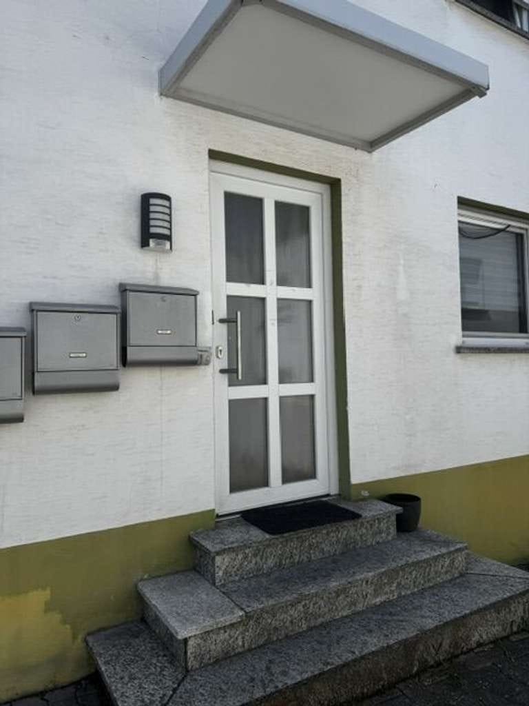 Immobilie in Mülheim-Kärlich - Mehrfamilienhaus mit 3 Wohneinheiten und 3 Stellplätzen in Mülheim-Kärlich - Bild 2