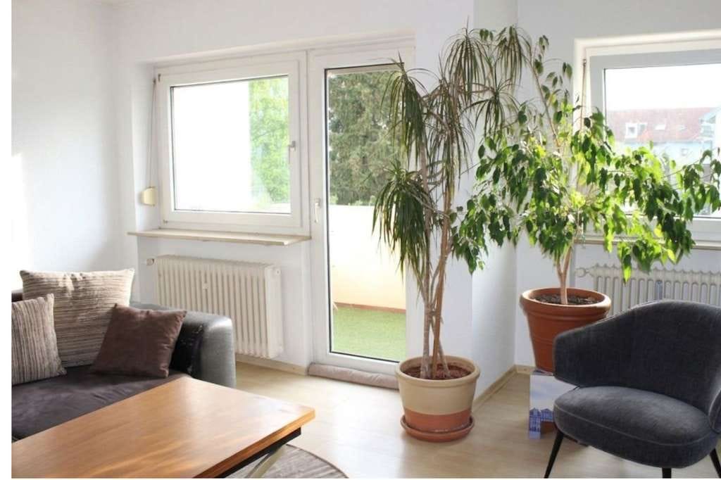 Immobilie in Poing - Attraktive, helle 3-Zimmer-Wohnung mit Westbalkon und großzügigem Dachboden in ruhiger Lage in Poing - Bild 2