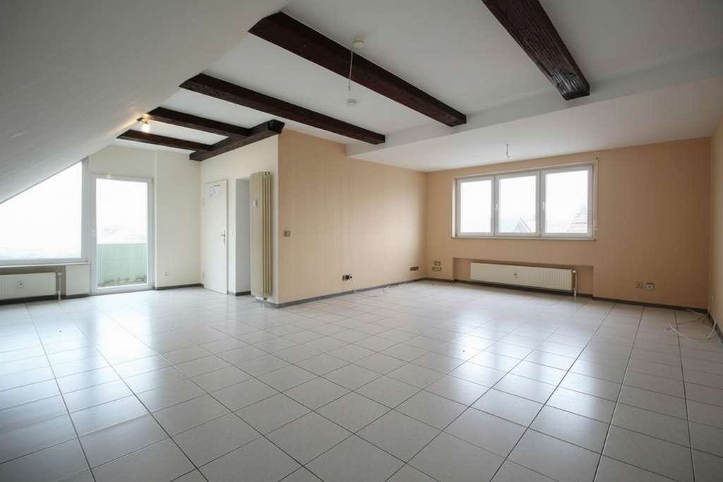 Immobilie in Trebur - Renovierungsbedürftige, helle 3 Zimmer Wohnung mit Balkon in Astheim - Bild 0