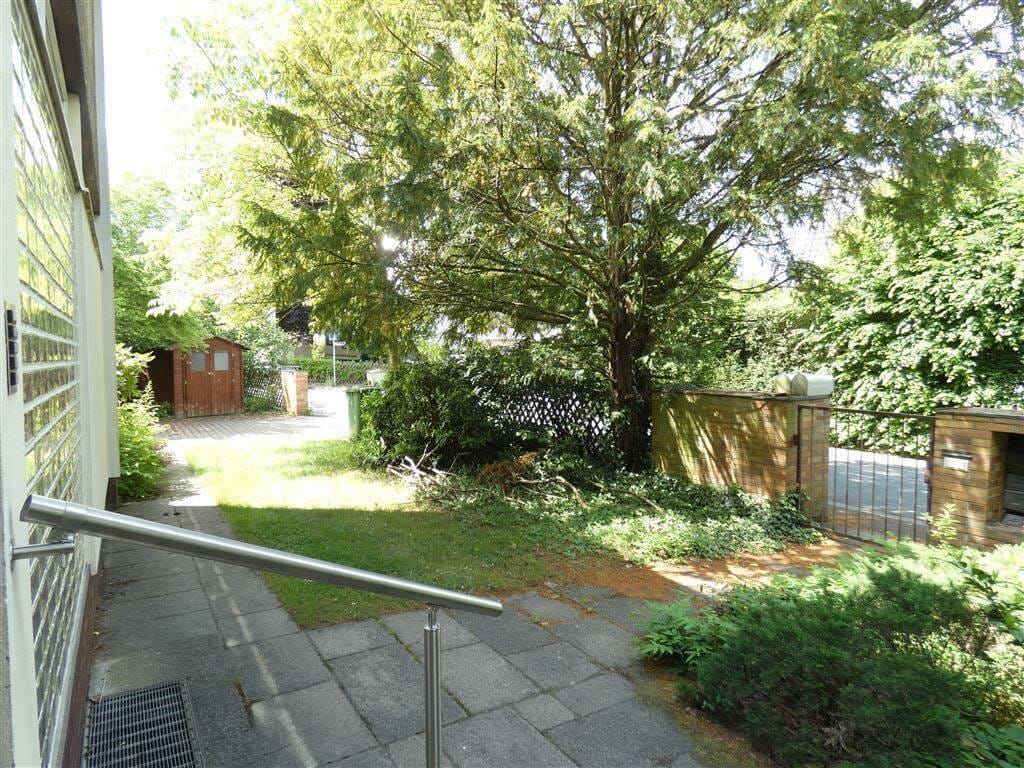Immobilie in Rückersdorf - Teilweise modernisiertes Zweifamilienhaus in renommierter Lage ! - Bild 4