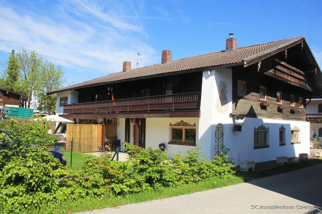 Immobilie in Obing - Ehemaliges Bauernhaus in zentraler Wohnlage mit 2 großen Wohnungen in Obing am See! - Bild 3