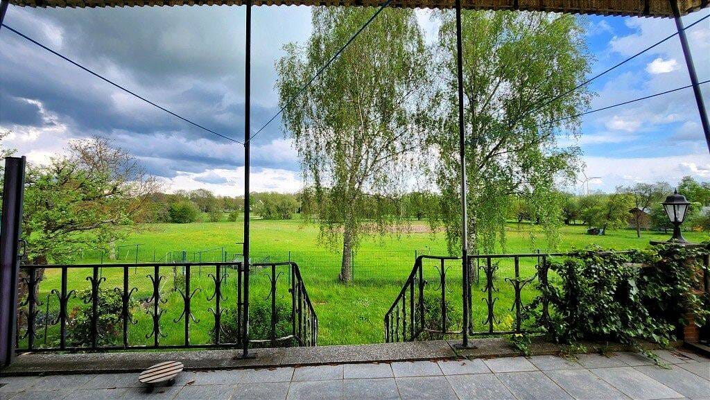 Immobilie in Bad Lausick - Fernblick in Randlage – Familienhaus mit Terrasse, Garten & Vollkeller - Bild 1